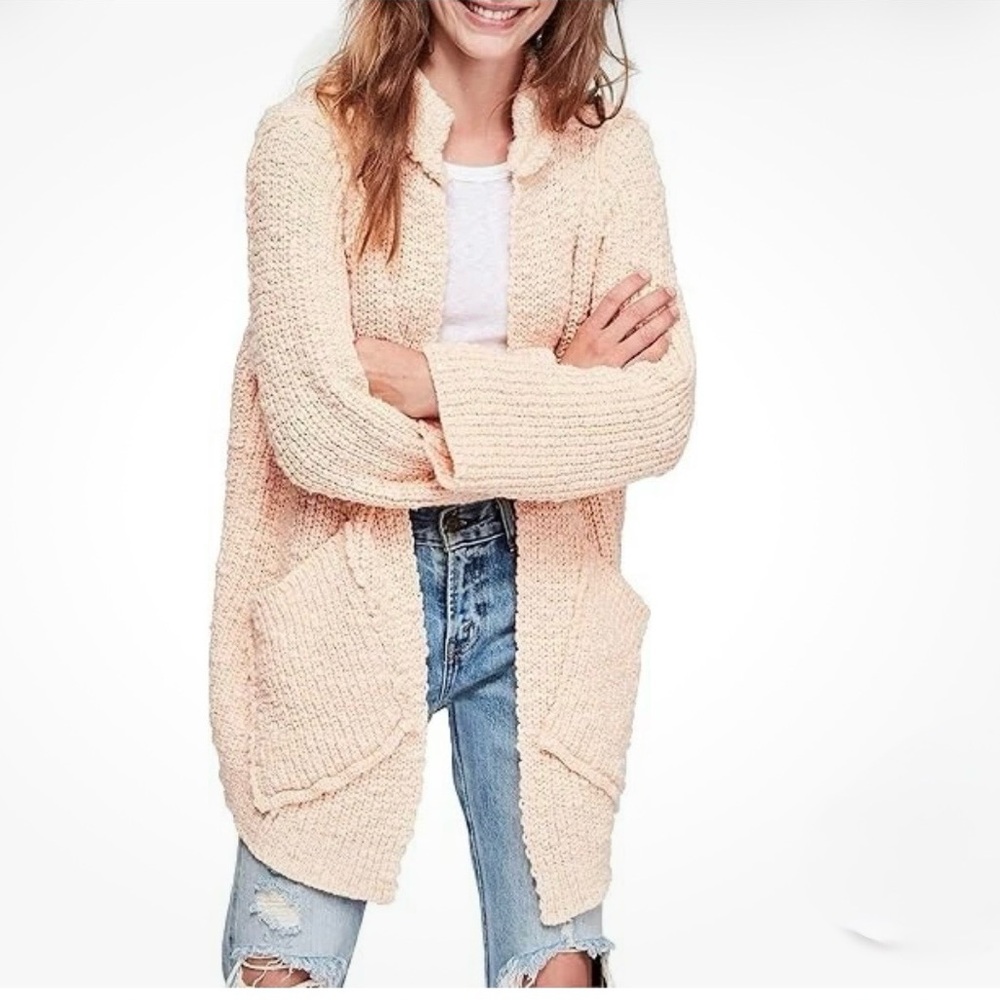 Free People Waterfront Peach Cardigan
Sweater - size Small